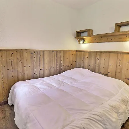 Apartment Location La Tania : 2 Pieces, 4 Pers, Balcon, Proche Commerces Et Navettes - Fr-1-182a-22 *