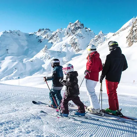 Confortable 2 Pieces, Skis Aux Pieds, Proche Commerces - Fr-1-182a-22 Lägenhet